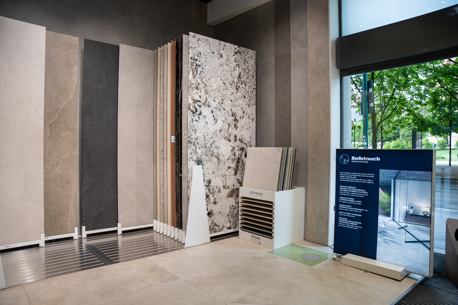 SHOWROOM MAILAND: Foto 13