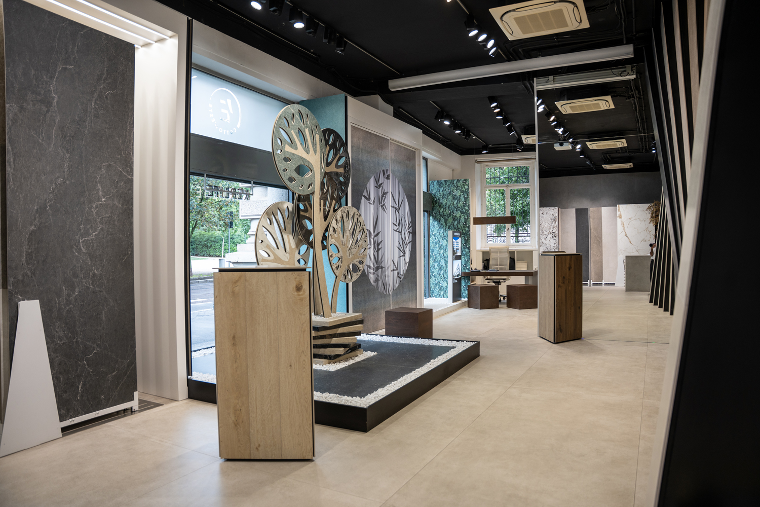 SHOWROOM MAILAND: Foto 5