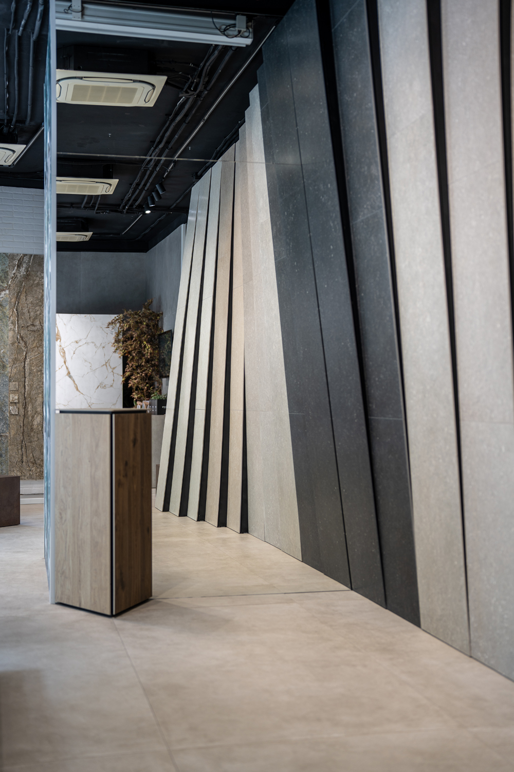SHOWROOM MAILAND: Foto 8