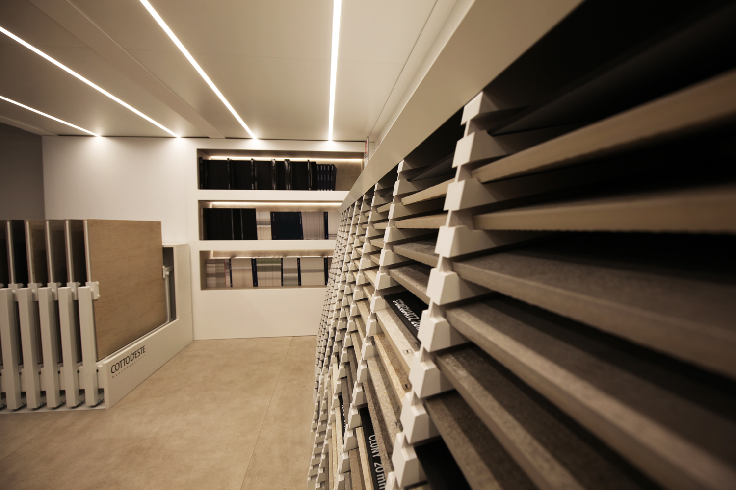 SHOWROOM MAILAND: Foto 16