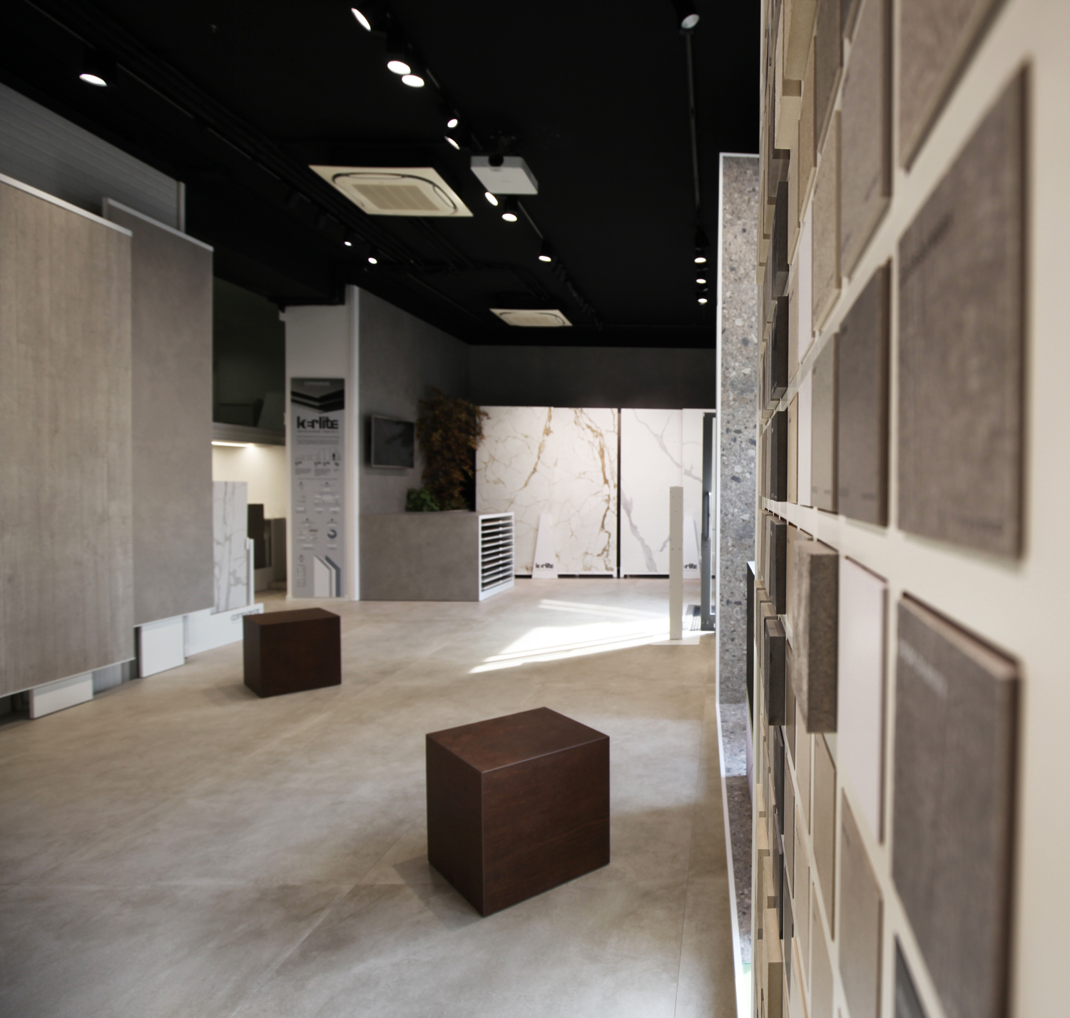 SHOWROOM MAILAND: Foto 11